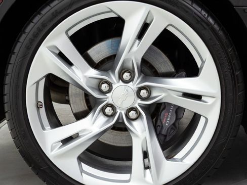 Used 2021 Chevrolet Camaro SS image 24