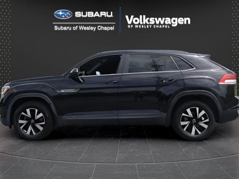 Used 2020 Volkswagen Atlas Cross Sport SE FWD image 5