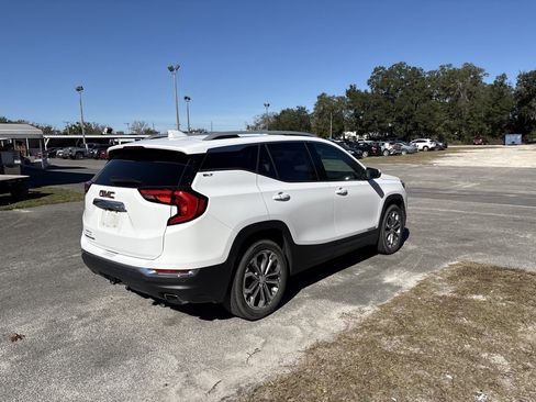 Used 2020 GMC Terrain SLT w/ Preferred Package image 4