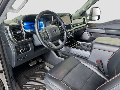 Used 2024 Ford F250 Lariat image 9
