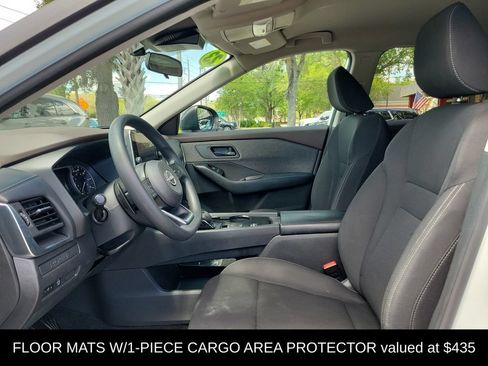 Used 2023 Nissan Rogue S FWD image 3