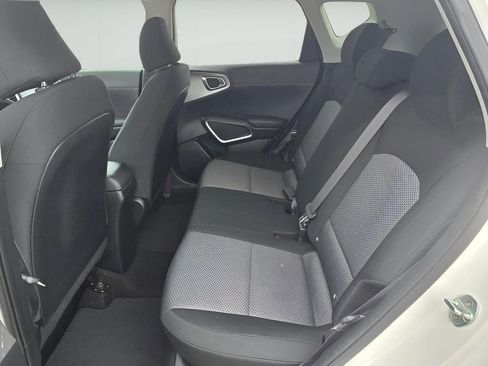 Used 2022 Kia Soul LX image 29