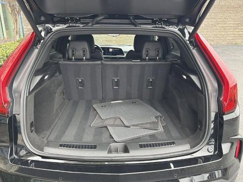 Used 2025 Cadillac XT4 Premium Luxury w/ Technology Package FWD image 18