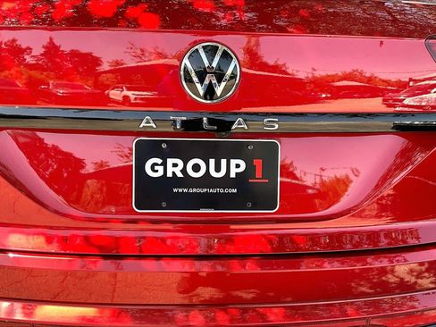 Certified 2023 Volkswagen Atlas Cross Sport SEL R-Line AWD/4WD image 33
