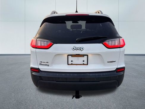 Used 2019 Jeep Cherokee Latitude Plus AWD/4WD image 3