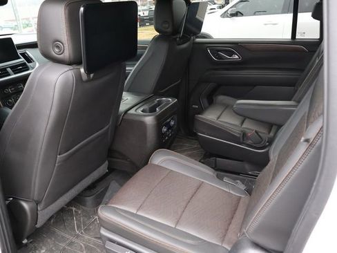 Used 2021 Chevrolet Suburban High Country image 11