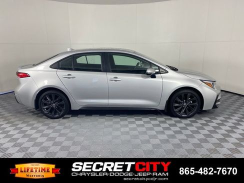 Used 2025 Toyota Corolla SE FWD image 8