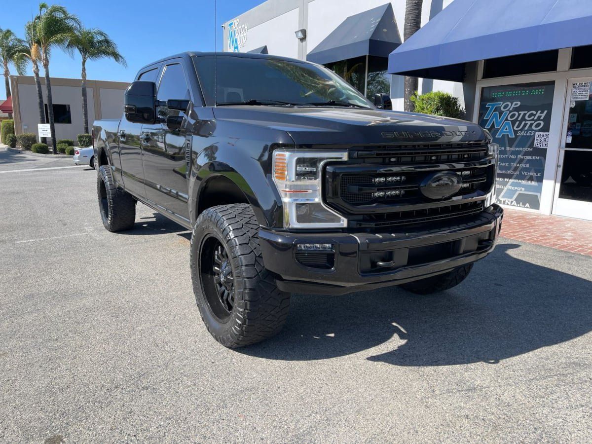 Used 2020 Ford F250 Platinum w/ FX4 Off-Road Package AWD/4WD image 3