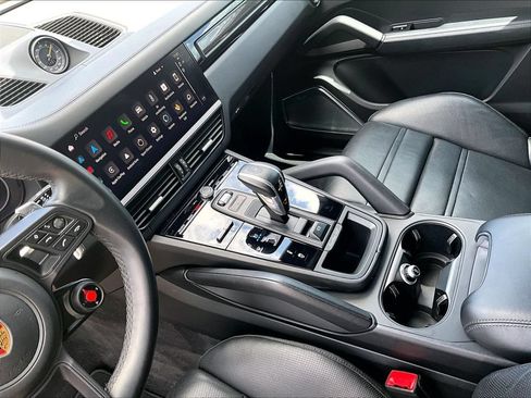 Certified 2023 Porsche Cayenne Turbo GT AWD/4WD image 17