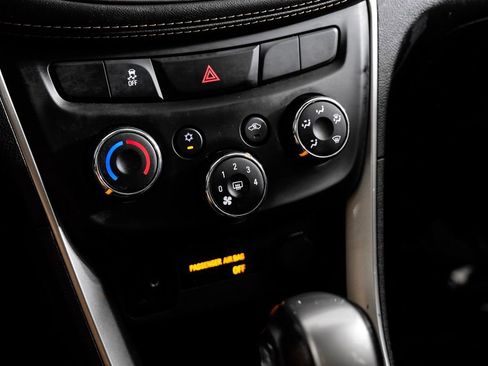 Used 2022 Chevrolet Trax LT w/ Driver Confidence Package image 20