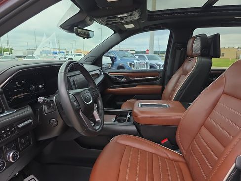 Certified 2023 GMC Yukon XL Denali Ultimate AWD/4WD image 7