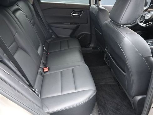 Used 2021 Nissan Rogue SL w/ Premium Package image 32