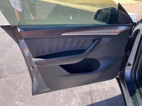 Used 2023 Tesla Model Y Long Range AWD/4WD image 12