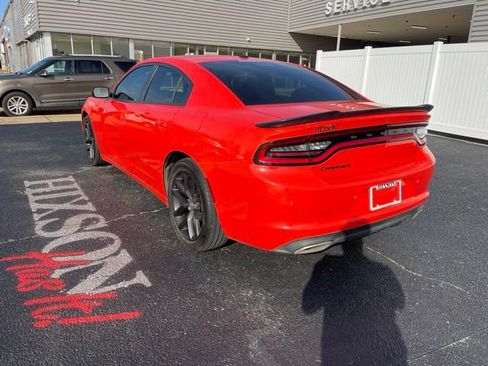 Used 2021 Dodge Charger SXT w/ Blacktop Package RWD image 5