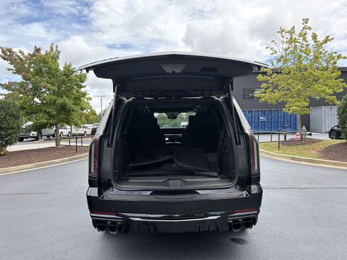 Used 2025 Cadillac Escalade V w/ LPO, ONYX Package AWD/4WD image 54