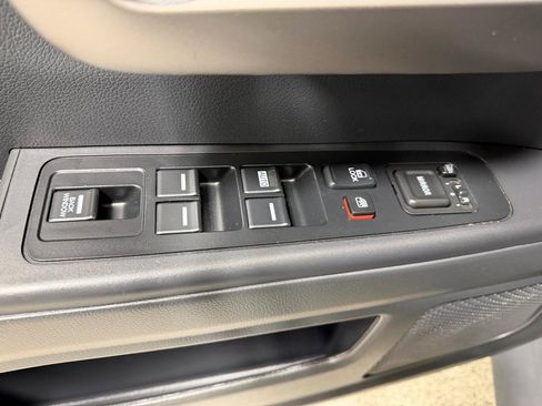 Used 2014 Honda Ridgeline SE image 13