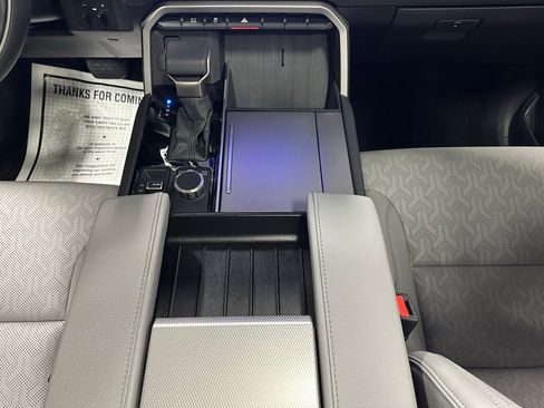 Used 2025 Toyota Sequoia Limited image 39