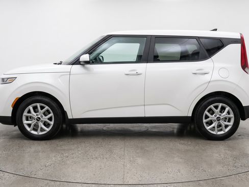 Used 2025 Kia Soul LX w/ LX Technology Package FWD image 5