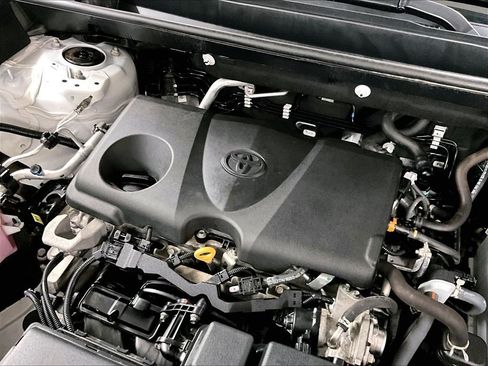 Certified 2024 Toyota RAV4 XLE AWD/4WD image 33