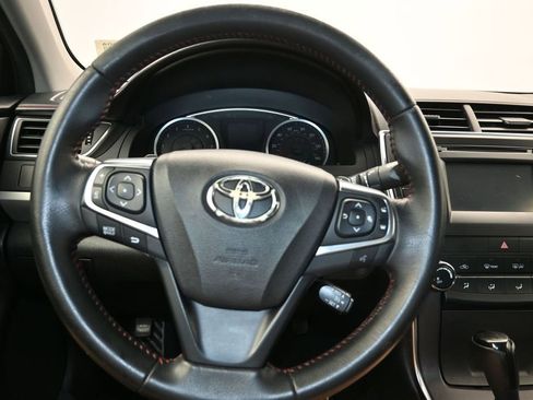 Used 2016 Toyota Camry SE FWD image 13