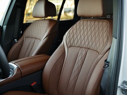 New 2026 BMW X5 xDrive40i w/ M Sport Package image 21