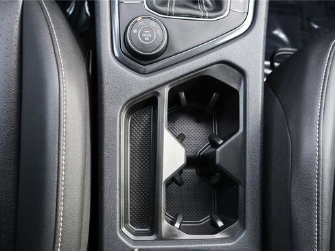 Certified 2024 Volkswagen Tiguan SE R-Line image 21