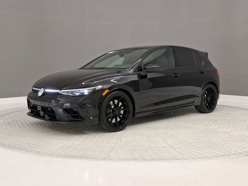 Used 2025 Volkswagen Golf R Black Edition image 40