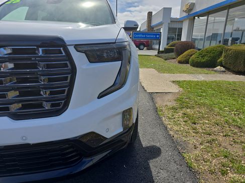 New 2026 GMC Acadia Denali Ultimate image 10