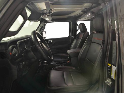 Used 2025 Jeep Wrangler Unlimited Rubicon AWD/4WD image 8