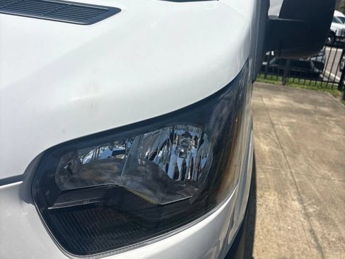 Used 2024 Ford Transit 250 148 Medium Roof RWD image 7
