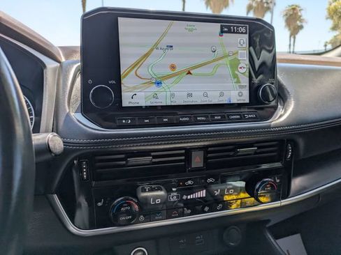 Certified 2021 Nissan Rogue SL w/ Premium Package FWD image 12