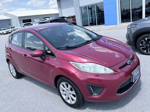 Used 2011 Ford Fiesta SE w/ 203A Rapid Spec Order Code FWD image 2