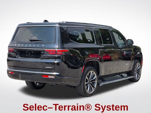 Used 2024 Jeep Wagoneer L Series III w/ Premium Group I AWD/4WD image 18