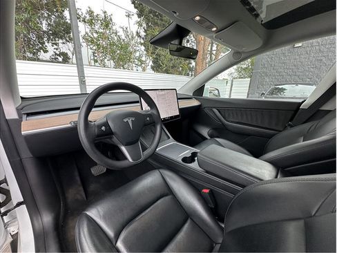Used 2021 Tesla Model Y Long Range AWD/4WD image 14