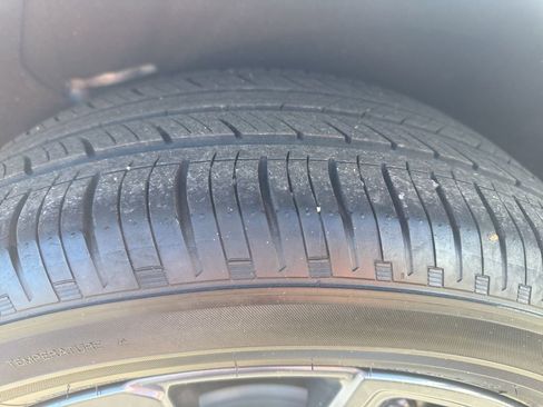 Used 2022 Chevrolet Equinox RS w/ Infotainment Package image 34