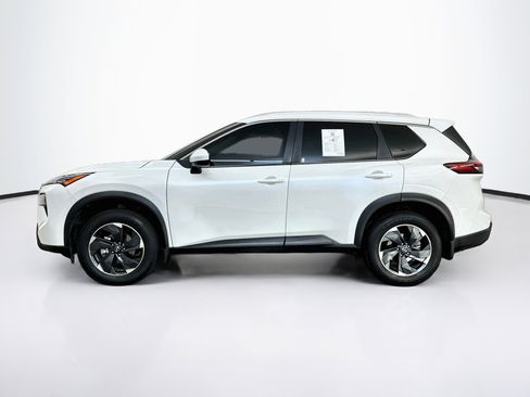 Used 2025 Nissan Rogue SV w/ SV Premium Package AWD/4WD image 4