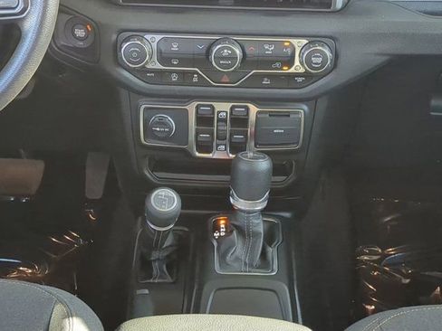 Used 2025 Jeep Gladiator Sport AWD/4WD image 15