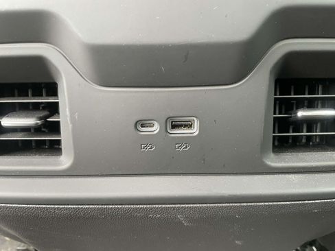 Used 2023 Chevrolet Silverado 1500 LT Trail Boss w/ LPO, Dark Essentials Package AWD/4WD image 11