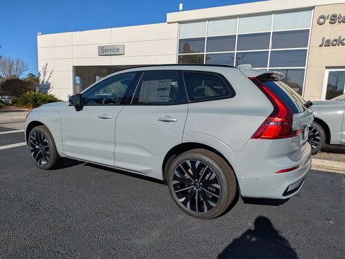 New 2026 Volvo XC60 T8 Ultra w/ Protection Package Premier image 4
