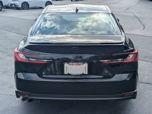 Used 2025 Toyota Camry SE image 6