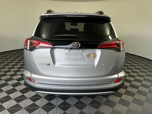 Used 2018 Toyota RAV4 SE w/ Power Extra Value Package FWD image 6