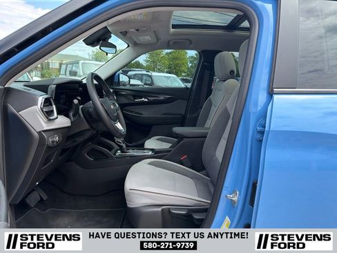 Used 2024 Chevrolet TrailBlazer LT w/ LT Cold Weather Package FWD image 13