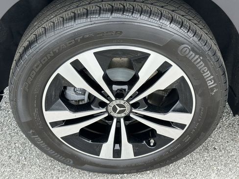 Certified 2025 Mercedes-Benz GLB 250 image 20