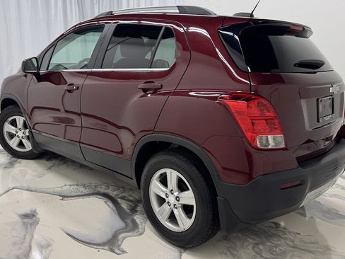 Used 2016 Chevrolet Trax LT w/ LT Sun and Sound Package FWD image 6
