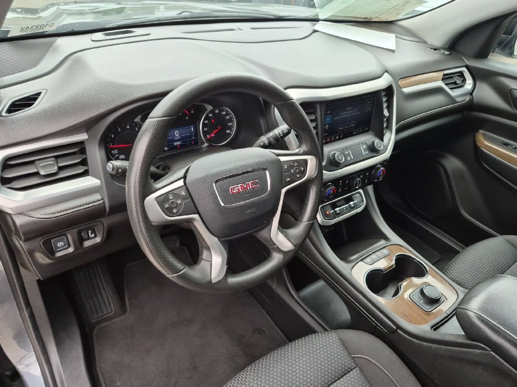 Used 2022 GMC Acadia SLE w/ Elevation Edition FWD image 2