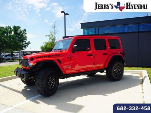 Used 2025 Jeep Wrangler Unlimited Rubicon AWD/4WD image 4
