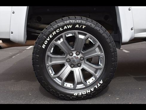 Used 2018 GMC Sierra 1500 SLT AWD/4WD image 37