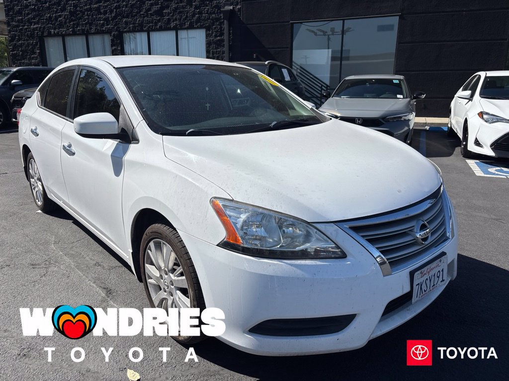 Used 2015 Nissan Sentra SV FWD image 1