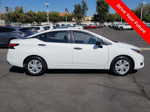 Used 2025 Nissan Versa S FWD image 32