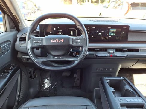 Certified 2024 Kia EV9 Land AWD/4WD image 8